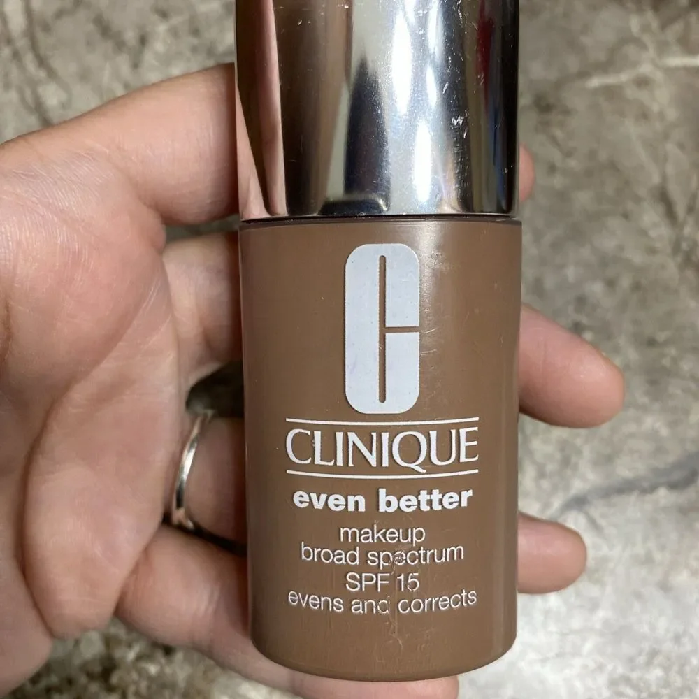 Clinique Even Better Makeup SPF 15 CN 117 Carob (D) - 1 fl oz HTF NWOB‎